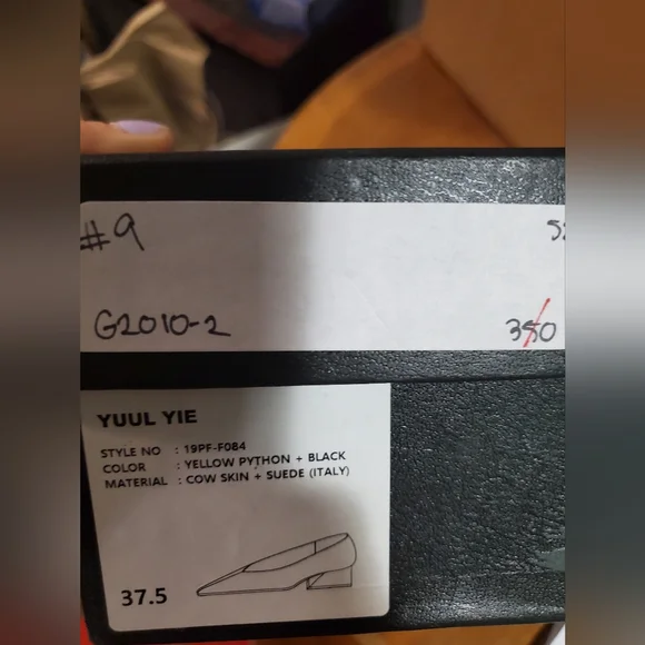 $350 NIB Yuul Yui two phone pumps